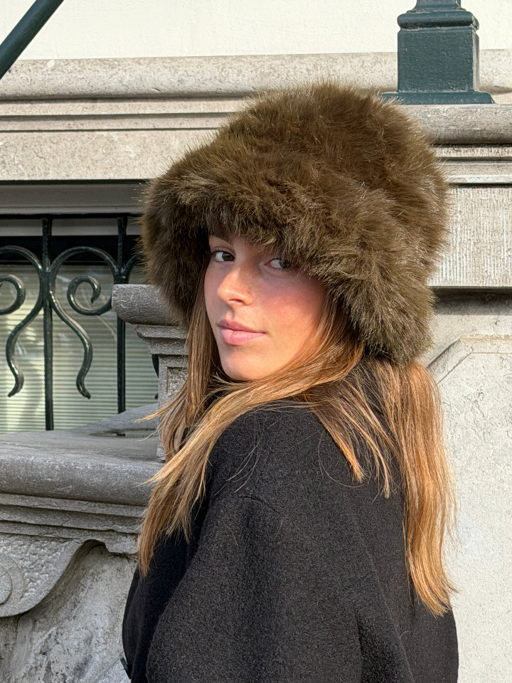 groene imitatie bont hoed 