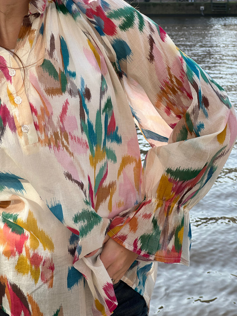 katoenen blouse lange mouw met kleurrijke print