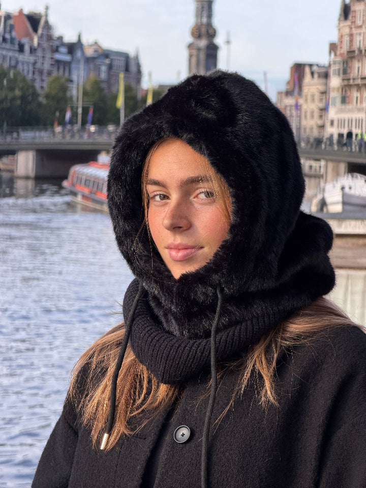 zwarte warme imitatie bont balaclava met koord 