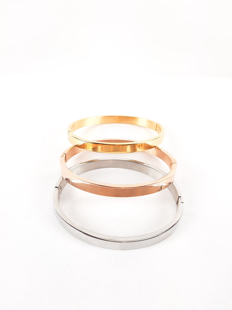 Roestvrij stalen (stainless steel) armband met mooie bijna onzichtbare sluiting.